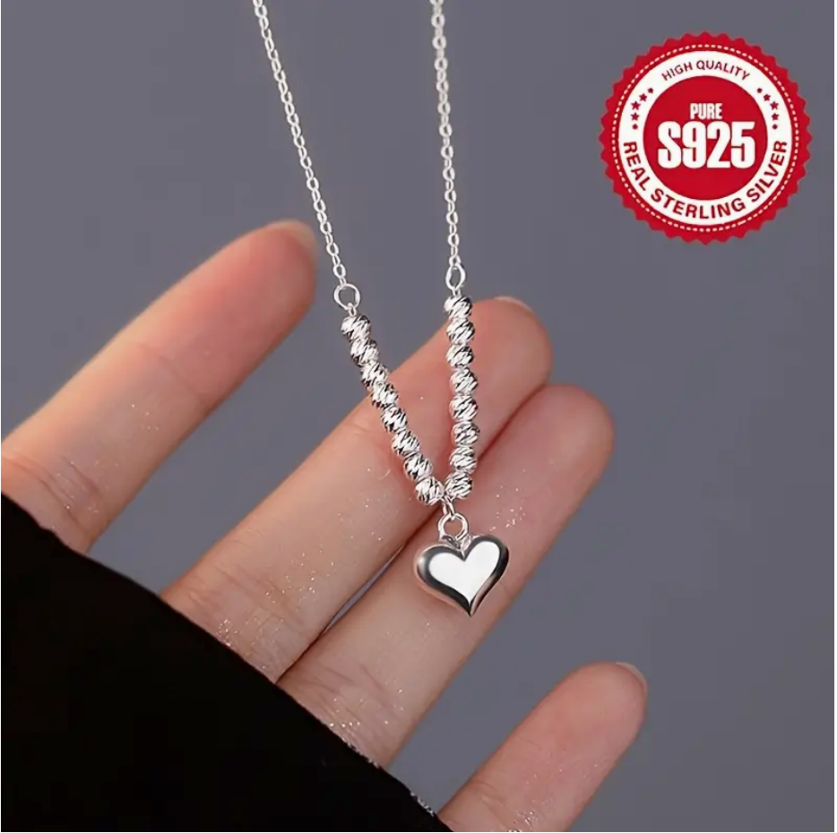 Corazon de Plata: Elegance in Every Heartbeat