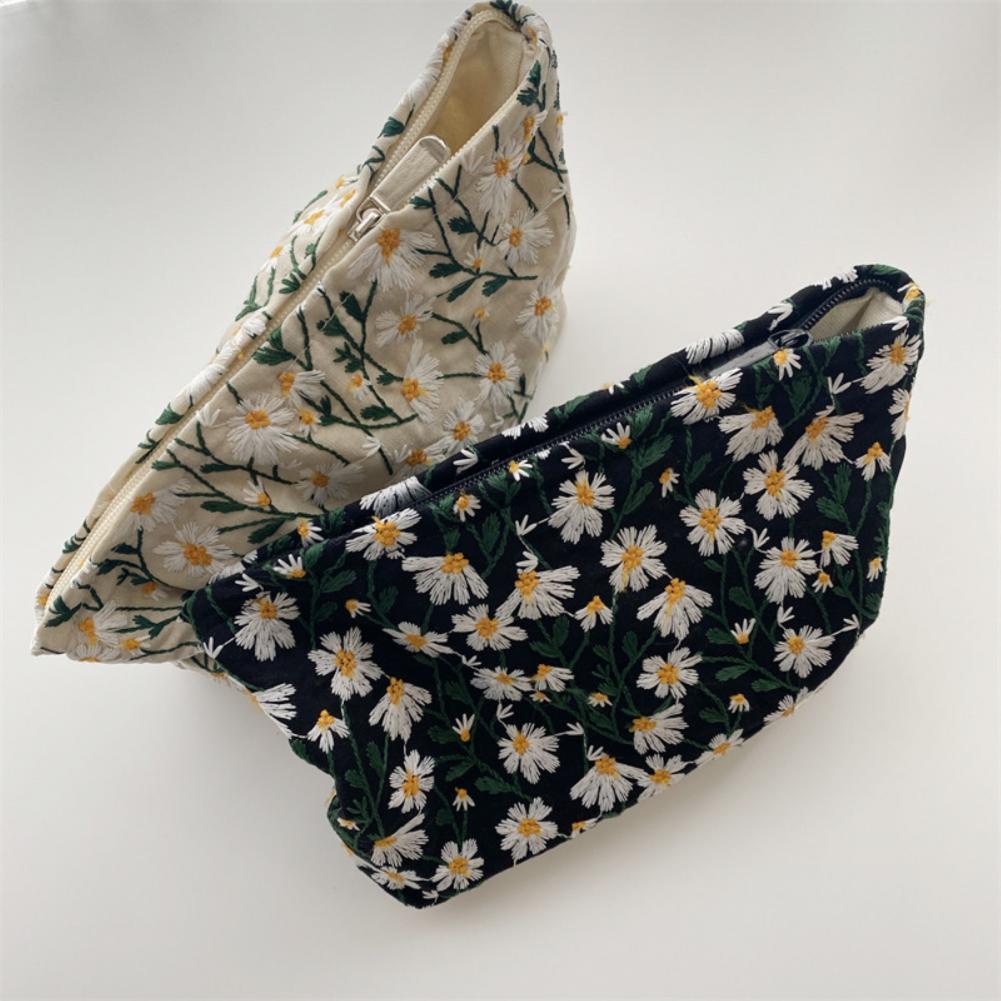 Neceser de maquillaje para niña, impermeable, de gran capacidad, diseño artístico, bordado 3D, estuche de lápices de flores pequeñas, bolsa de almacenamiento de maquillaje de viaje para mujer